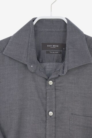 Easy Wear Button Up Shirt in L in Grey