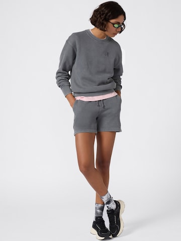 Champion Authentic Athletic Apparel Свитшот в Серый
