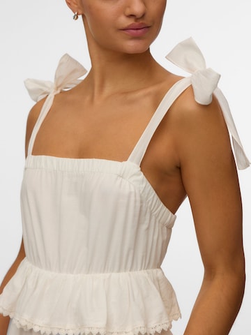 VERO MODA - Vestido 'VMDOLORES' en blanco