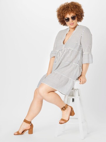 Vero Moda Curve Šaty 'Heli' – bílá