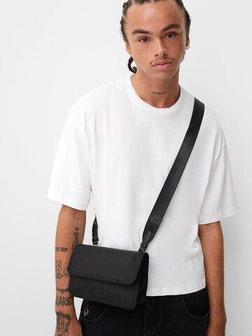 Borsa a tracolla di Bershka in nero