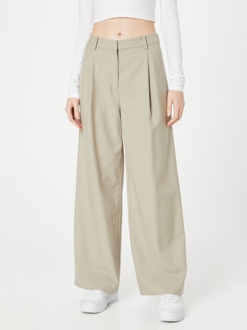 WEEKDAY Wide leg Pleat-front trousers 'Esme' in Green: front