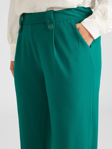 ONLY Carmakoma Široke hlačnice Hlače z naborki 'SANIA' | zelena barva