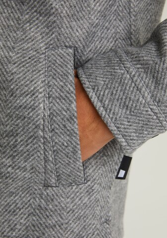 CHASIN' Tussenjas ' Stryke Herringbone ' in Grijs