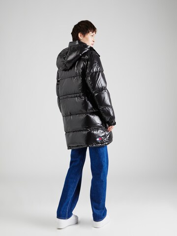 Tommy Jeans Zimní bunda 'Alaska' – černá