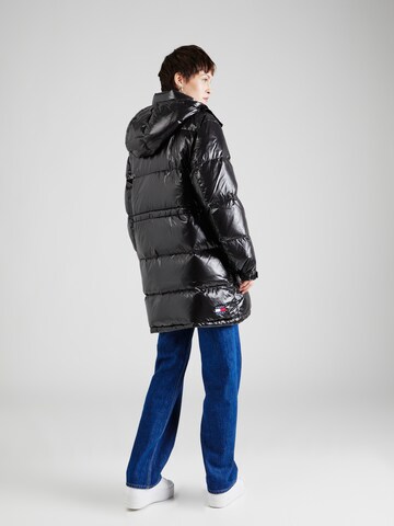 Tommy Jeans Winterjas 'Alaska' in Zwart