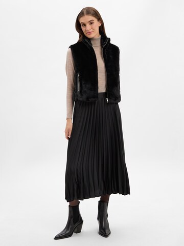 Marie Lund Weste in Schwarz
