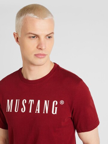 MUSTANG T-shirt 'Austin' i röd