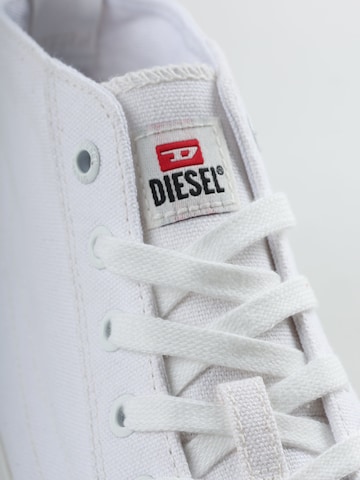 DIESEL - Sapatilhas baixas 'S-ATHOS MID' em branco