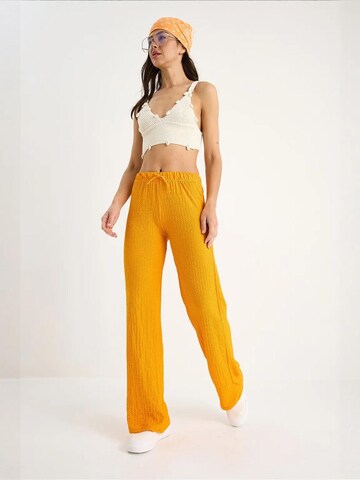 Wide Leg Pantalon Bianco Lucci en jaune