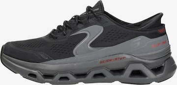 Baskets basses 'Slip-Ins: Glide-Step Altus' SKECHERS en noir : devant