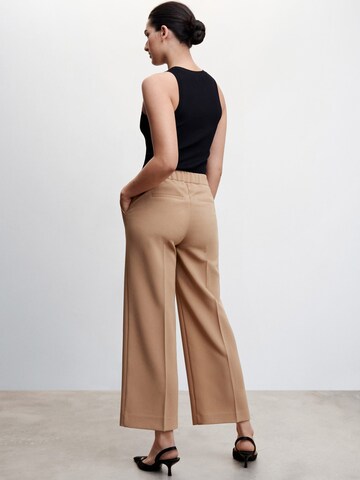 Regular Pantalon à plis 'Dorado' MANGO en marron