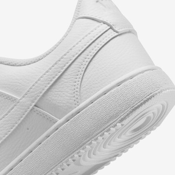 Baskets basses 'Court Vision' Nike Sportswear en blanc