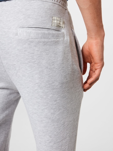 Tapered Pantaloni de la !Solid pe gri