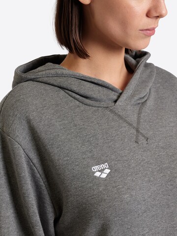 ARENA - Sweatshirt de desporto 'ICONS' em cinzento