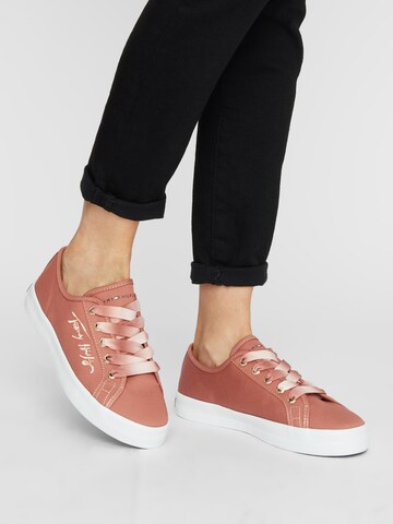 Sneaker bassa di TOMMY HILFIGER in rosa: frontale