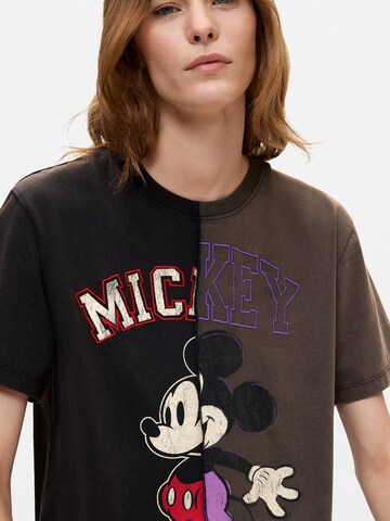 Tricou de la Desigual pe maro
