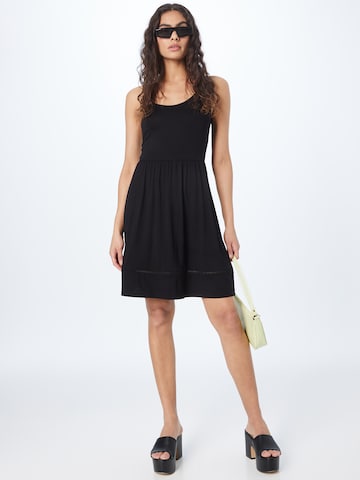 Robe 'Regina' ABOUT YOU en noir