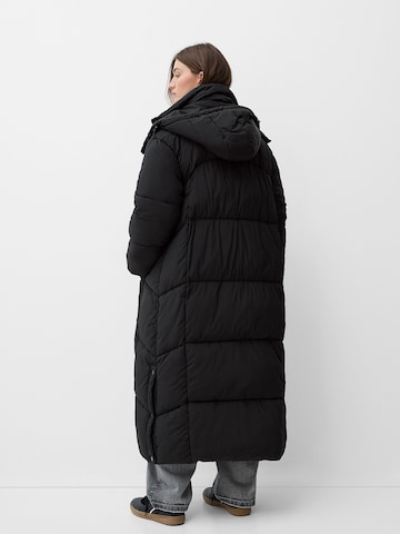 Bershka Wintermantel in Zwart