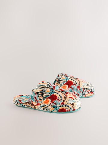 Next Тапки в Красный