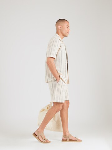 QS Comfort fit Button Up Shirt in Beige