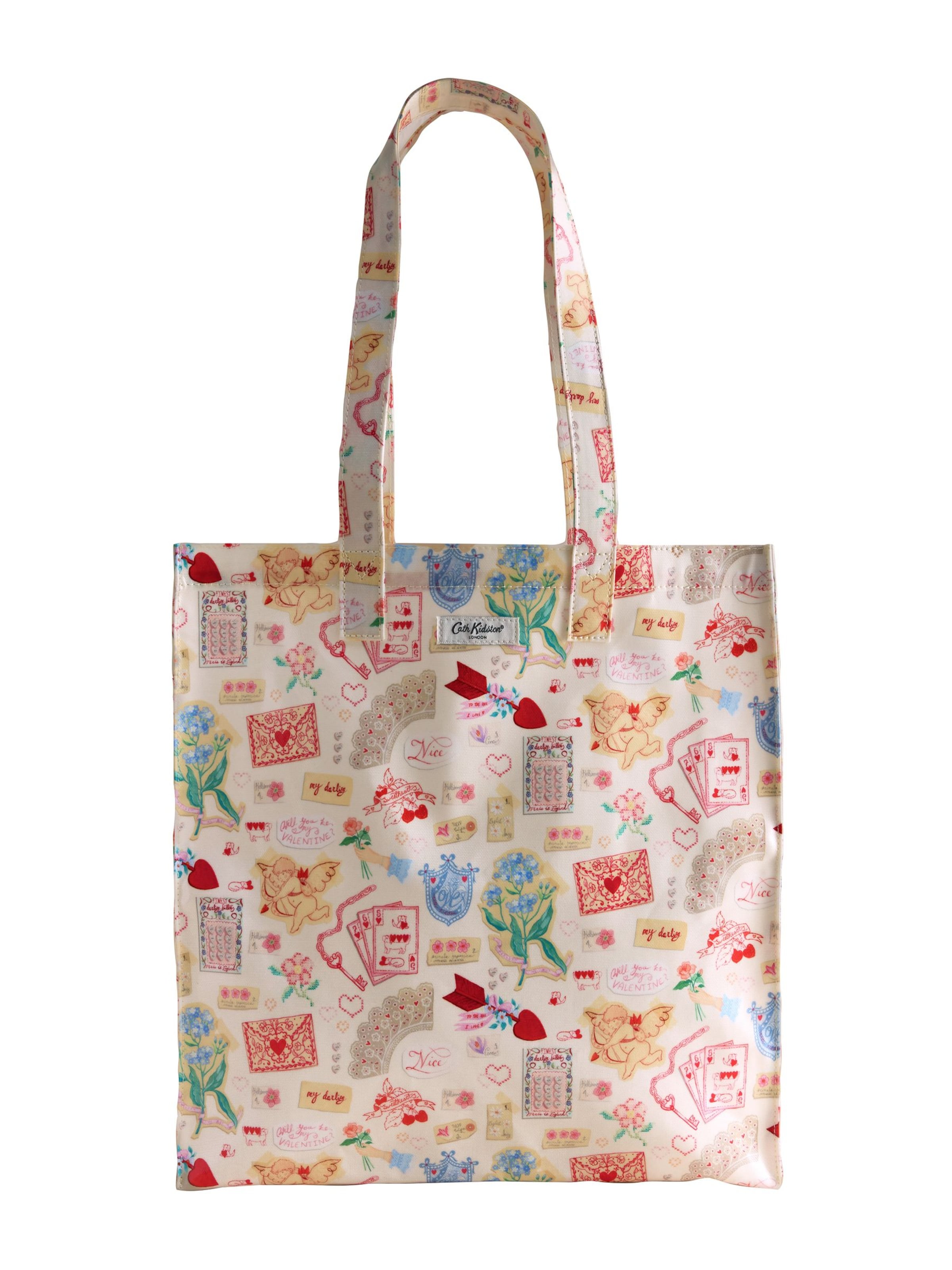 Plase de cumpărături de la Cath Kidston pe bej: față