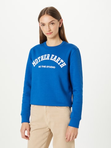 92 The Studio Sweatshirt in Blauw: voorkant