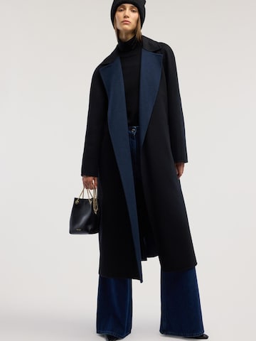 Trussardi - Abrigo de invierno en negro