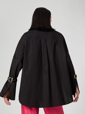 Hoermanseder x About You - Blusa 'Cleo' en negro