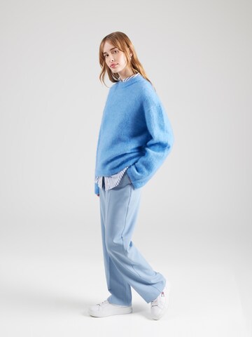 Regular Pantalon à plis 'SLFRITA-FREIA' SELECTED FEMME en bleu