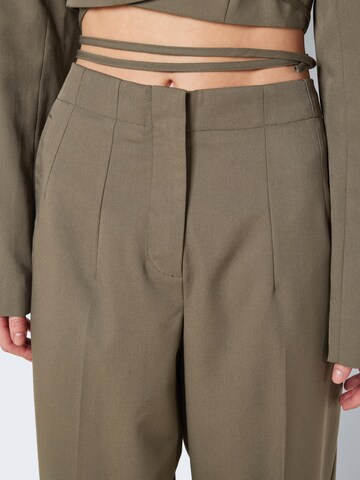 Noisy may Loose fit Trousers with creases 'Thea' in Green