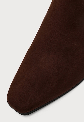 CAPRICE Booties in Brown