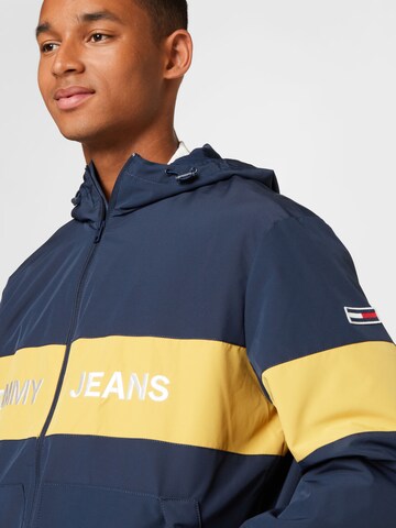 Tommy Jeans Välikausitakki värissä sininen