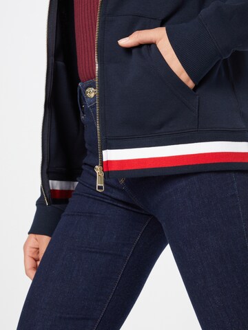 TOMMY HILFIGER - Sudadera con cremallera en azul