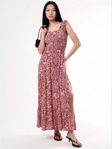 Busem Maxi Kleid in Rot