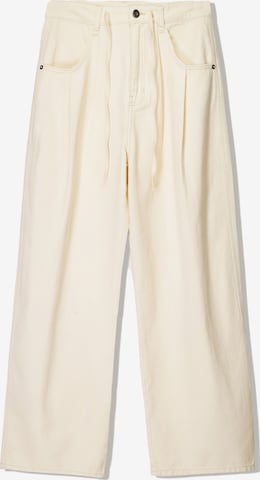 BershkaLoosefit Hlače s naborima - bež boja: prednji dio