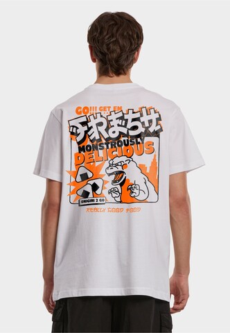Mister Tee Póló 'Monstrously Delicious Onigiri 2 Go' - fehér: elől