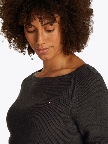 TOMMY HILFIGER Sweater in Black