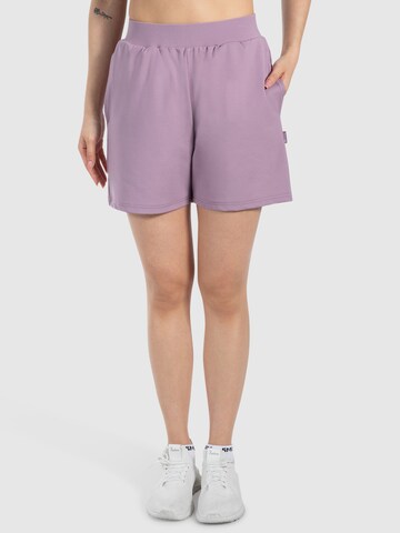 Smilodox Regular Shorts with Pockets ' Corry ' in Lila: Vorderseite