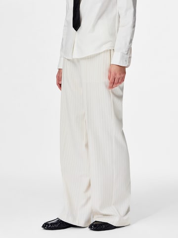 PIECES Loosefit Nadrág 'PCBOSSY' - bézs: elől