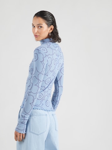Tricou de la Marimekko pe albastru