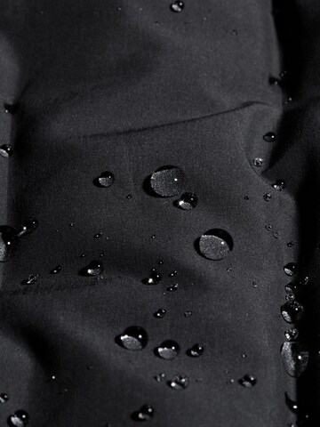 MAMMUT Outdoor Jacket in Black