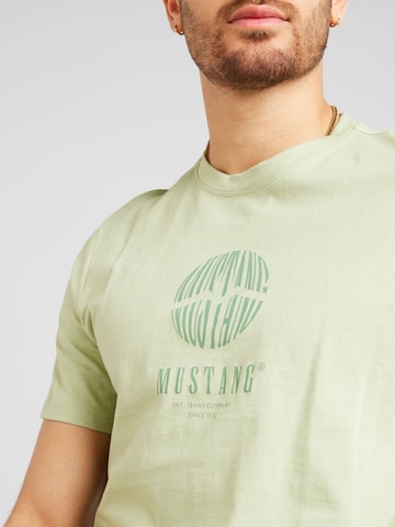 MUSTANG Koszulka 'Austin' w kolorze zielony