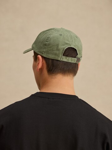 DAN FOX APPAREL Cap 'Denny' in Green