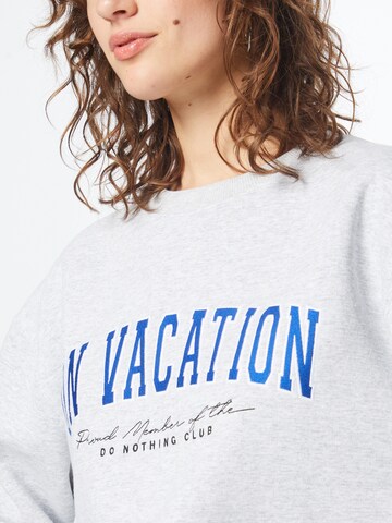 On Vacation Club Sweatshirt in Grey