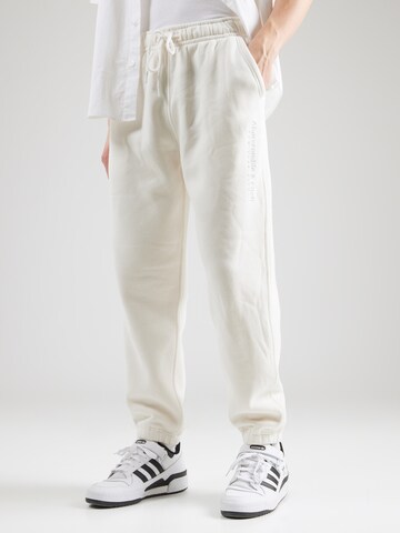 Abercrombie & Fitch Tapered Hose 'CLASSIC' in Weiß: Vorderseite