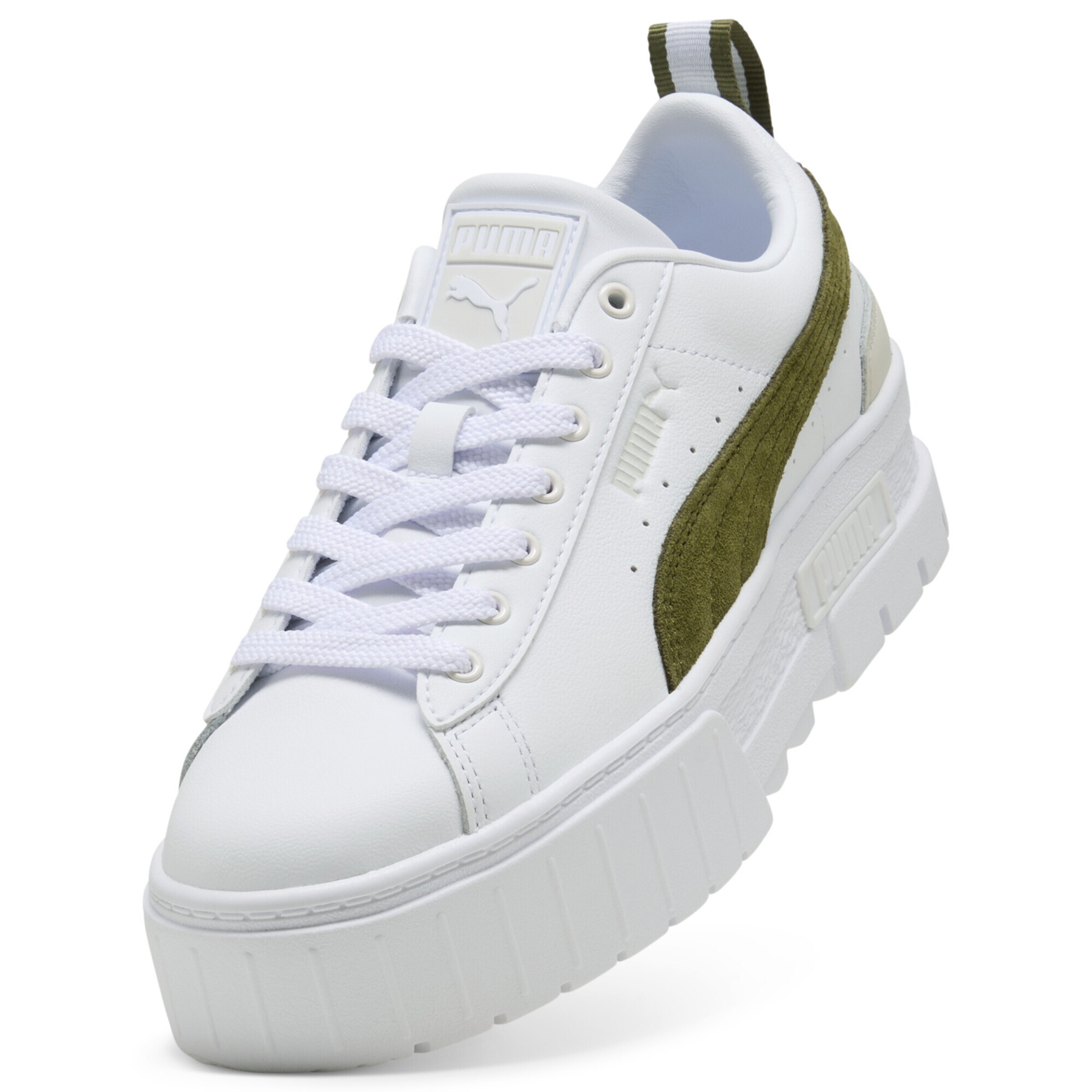 PUMA Sneakers in White: front