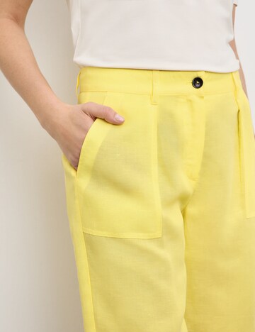 GERRY WEBER Loose fit Pleat-Front Pants 'KIA꞉RA' in Yellow