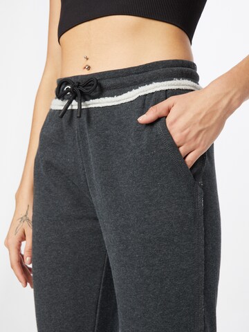 Regular Pantalon de sport ONLY PLAY en noir