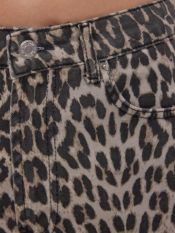 IT'S BASIC Regular Jeans 'LEOPARD MOM SHORT' in Bruin